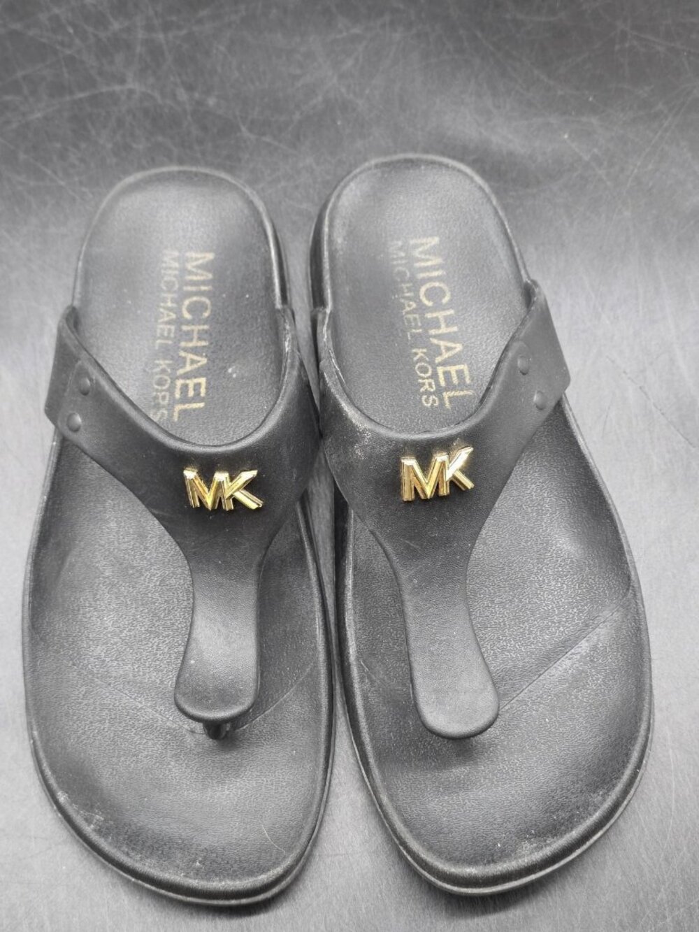 MICHAEL Michael Kors Sandals Womens Size 7 Linsey Thong Logo Damage Stains Shoes
